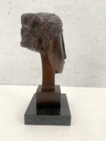 Moderne Kunst Modigliani Kopf Büste Bronzefigur mit Künstlersignatur auf Marmorsockel – Bild 4