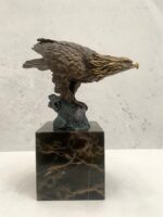 Bronzefigur-Tierfigur-Bronze Adler auf Marmorsockel mit Künstlersignatur – Bild 7