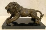 Tierfigur -Bronzefigur Majestätischer Löwe auf Marmorsockel mit Künstlersignatur – Bild 6