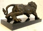 Tierfigur -Bronzefigur Majestätischer Löwe auf Marmorsockel mit Künstlersignatur – Bild 8