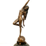 Bronzeskulptur Bronze Akt von Raymondo mit Künstlersignatur auf Marmorsockel