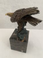Bronzefigur-Tierfigur-Bronze Adler auf Marmorsockel mit Künstlersignatur – Bild 10