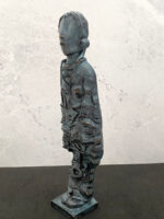 Bronzefigur Mädchen modern – handgefertigte Skulptur im Wachsausschmelzverfahren – Bild 4