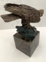 Bronzefigur-Tierfigur-Bronze Adler auf Marmorsockel mit Künstlersignatur – Bild 11