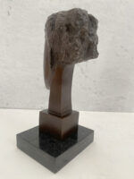 Moderne Kunst Modigliani Kopf Büste Bronzefigur mit Künstlersignatur auf Marmorsockel – Bild 9