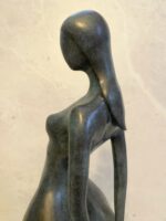 Bronzefigur-72 cm hoher Bronze Akt von Milo mit Künstlersignatur auf Marmorsockel – Bild 9