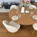 Lewis - Runder Lamellen-Esszimmer-Tisch in Eichenfurnier mit Ausziehfunktion 120/160/200 cm - 2 Zusatzplatten inklusive – Bild 5