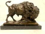 Tierskulptur - Massiver Bison aus Bronze auf Marmorsockel-Bronzefigur – Bild 3