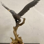 Bronzefigur -Tierfigur -Bronze Adler auf Marmorsockel mit Künstlersignatur