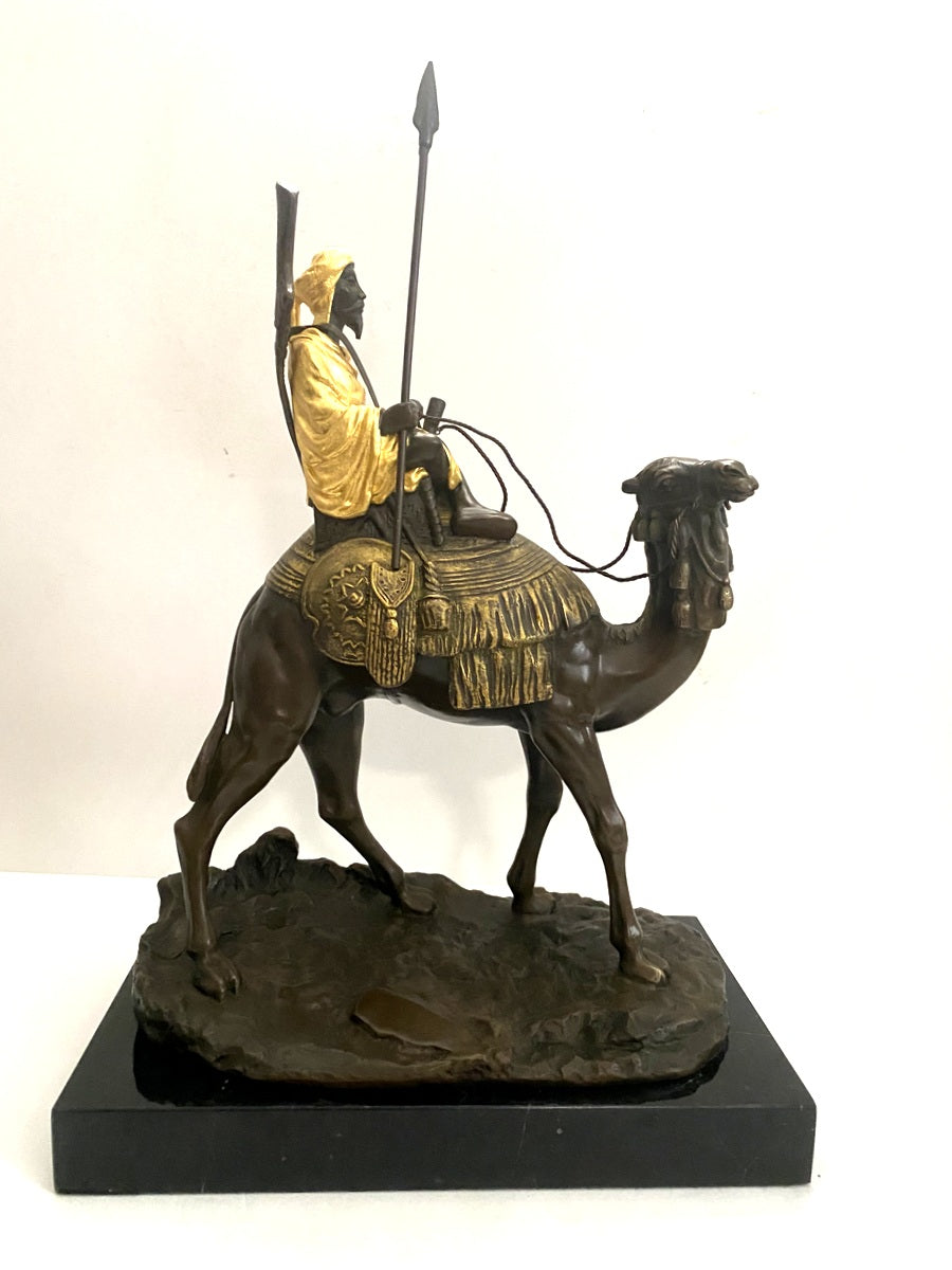 BeduinemitKamelFranzBergmann-009 Orient Bronzefigur Beduine mit Kamel nach Franz Bergmann auf Marmor- Blattgold – Bild 1