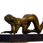Stilvolle Kunst in Bronze  Akt signiert Raymondo auf Marmorsockel
