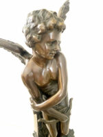 Amor Engel Skulptur Bronzefigur signiert Moreau auf Marmorsockel – Bild 4