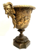 Jugendstil Amphore  - Große figürliche Vase aus Bronze  aufwendigen Verzierungen – Bild 2