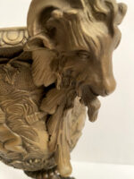 Jugendstil Amphore  - Große figürliche Vase aus Bronze  aufwendigen Verzierungen – Bild 6