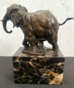 Handgefertigter Bronze Elefant auf Marmorsockel signiert Milo Bronzefigur – Bild 3