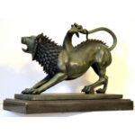Bronzefigur - Chimäre von Arezzo - in  Bronze auf Marmorsockel