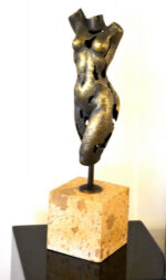 Bronze Akt- Weiblicher Bronze Torso auf Marmorsockel mit Künstlersignatur – Bild 2
