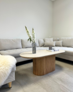 Bobby - Ovaler Couchtisch mit hellbeiger Steintischplatte und Eichengestell 120x55x45 cm – Bild 2