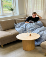 Enzo Couchtisch aus Stein Tischplatte in Eiche Lattenrost Ø78 – Bild 2