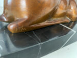 Tierfigur in Bronze -Bronzefigur -  Hirsch auf Marmorplattel signiert Milo – Bild 8