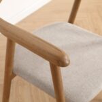 Jocelyn Esszimmerstuhl aus Eiche mit beige gepolsterter Sitzfläche – Bild 6