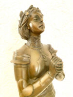 Johanna von Orléans Statue  -Jeanne d'Arc Bronzefigur auf Marmor signiert Mecie – Bild 7