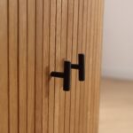 Florence Jalousieschrank mit Lamellen in Eiche 70x40x85 cm – Bild 5