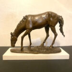 Bronzefigur- Pferd in Bronze nach Pierre Jules Mene auf  Marmorplatte signiert
