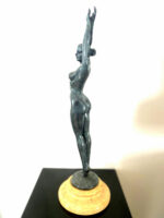 Stilvolle Bronzefigur - Bronze Akt signiert Raymondo auf Marmorsockel – Bild 3
