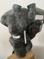 Bronzeskulptur - Moderne Kunst Bronze Akt auf  Eichen Sockel signiert Raymondo – Bild 6