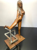 Stilvolle Künstler Bronze Akt auf gemetrischer Abstraktion signiertRaymondo – Bild 11