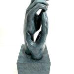 Skulptur "Die Kathedrale" (1908) Bronzeskulptur signiert Rodin auf Bronzesockel