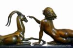 Bronzefigur - Art Deko Akt mit Gazelle signiert Fayral auf Marmorsockel – Bild 3