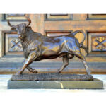 Bronze Stier auf Marmorsockel mit Künstler Signatur klassisch patiniert